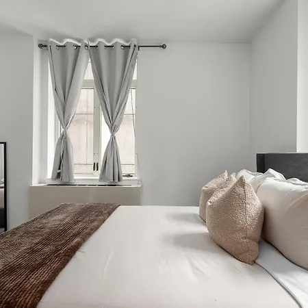 Modern 2Br Steps From New York'S Iconic Broadway Apartment Exterior photo