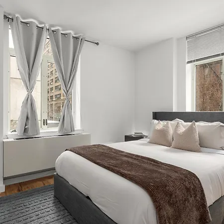 Modern 2Br Steps From New York'S Iconic Broadway Apartment Exterior photo