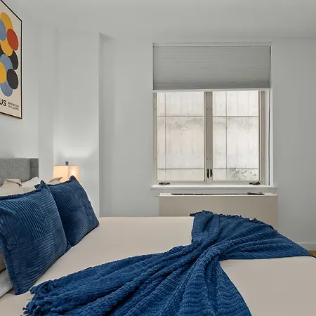 Modern 2Br Steps From New York'S Iconic Broadway Apartment Exterior photo